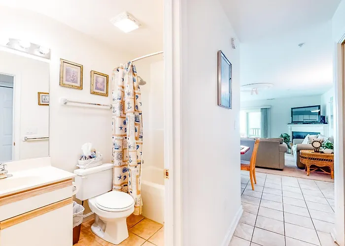 Harbour Towne Apartment *