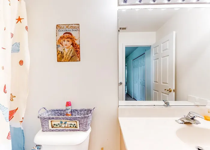 Harbour Towne Apartment *