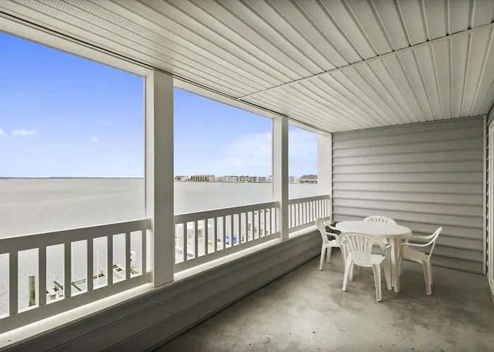 Harbour Towne Apartment *