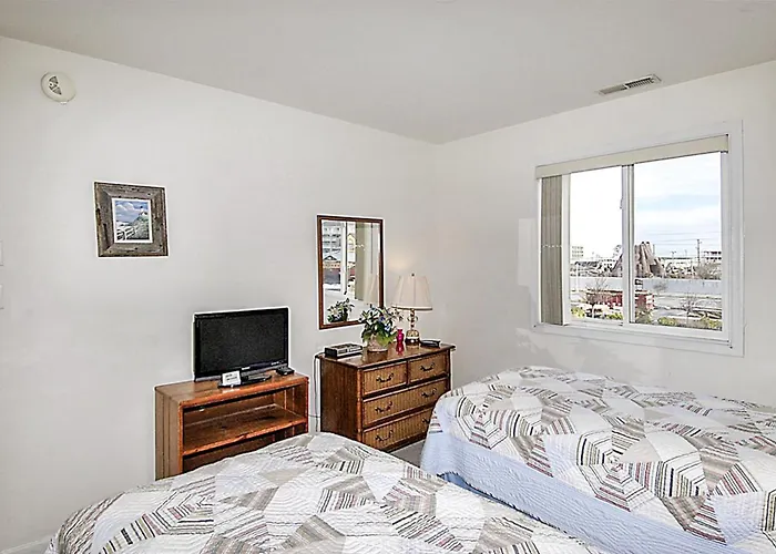 Harbour Towne Apartment *