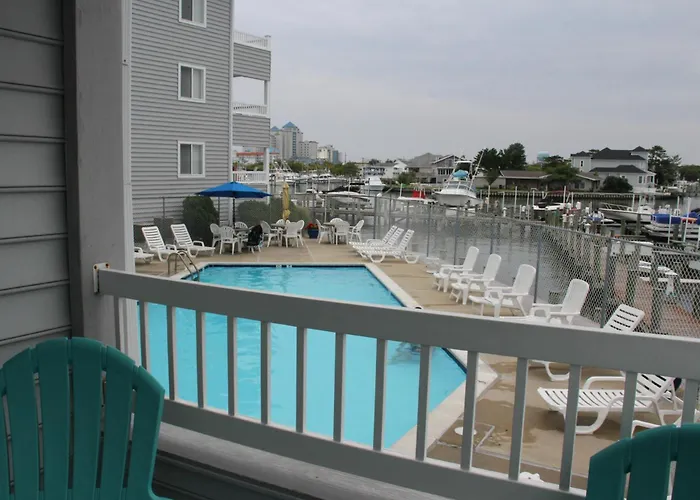 Harbour Towne Apartment *
